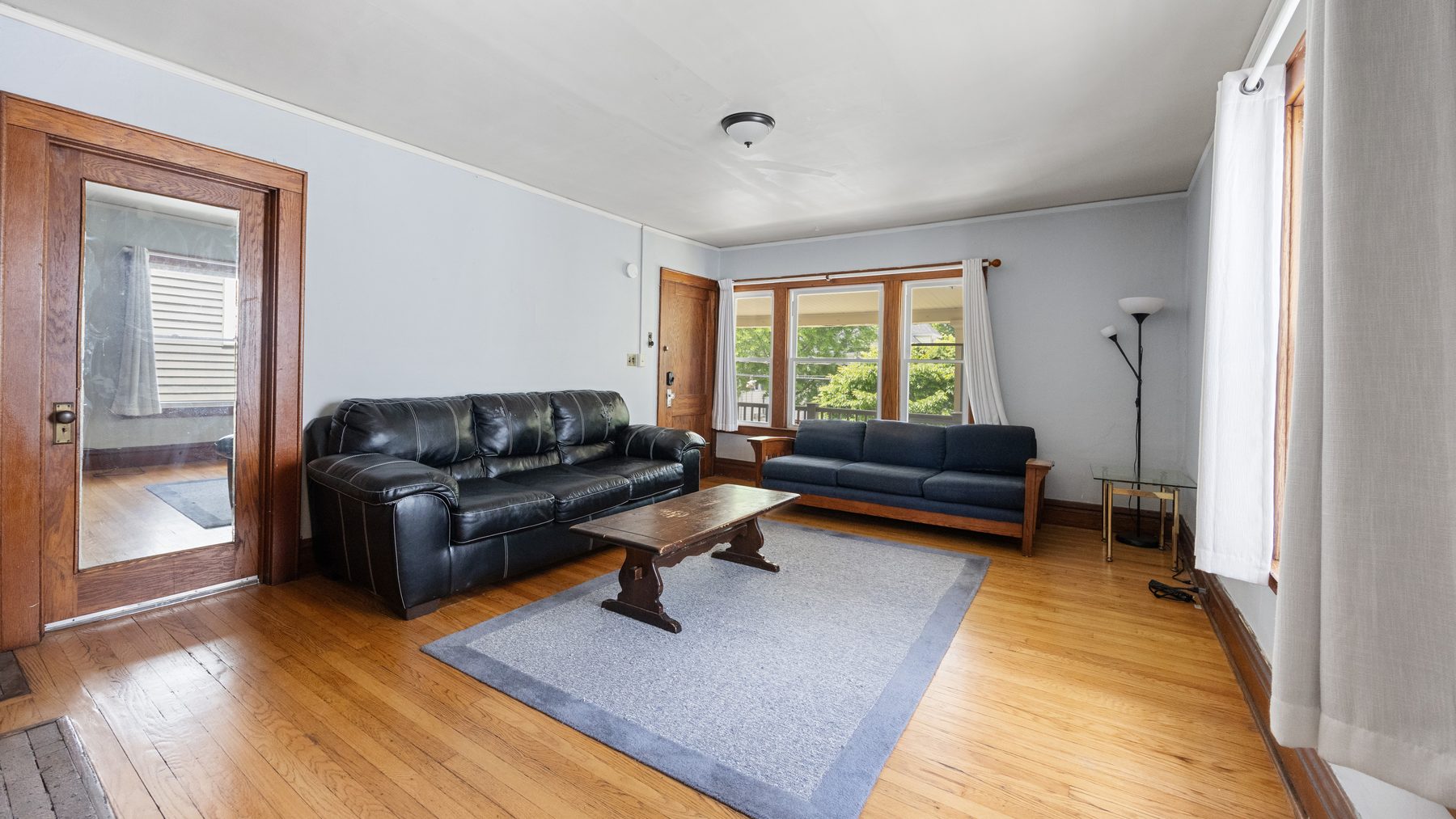 825 Ackerman Avenue - living room
