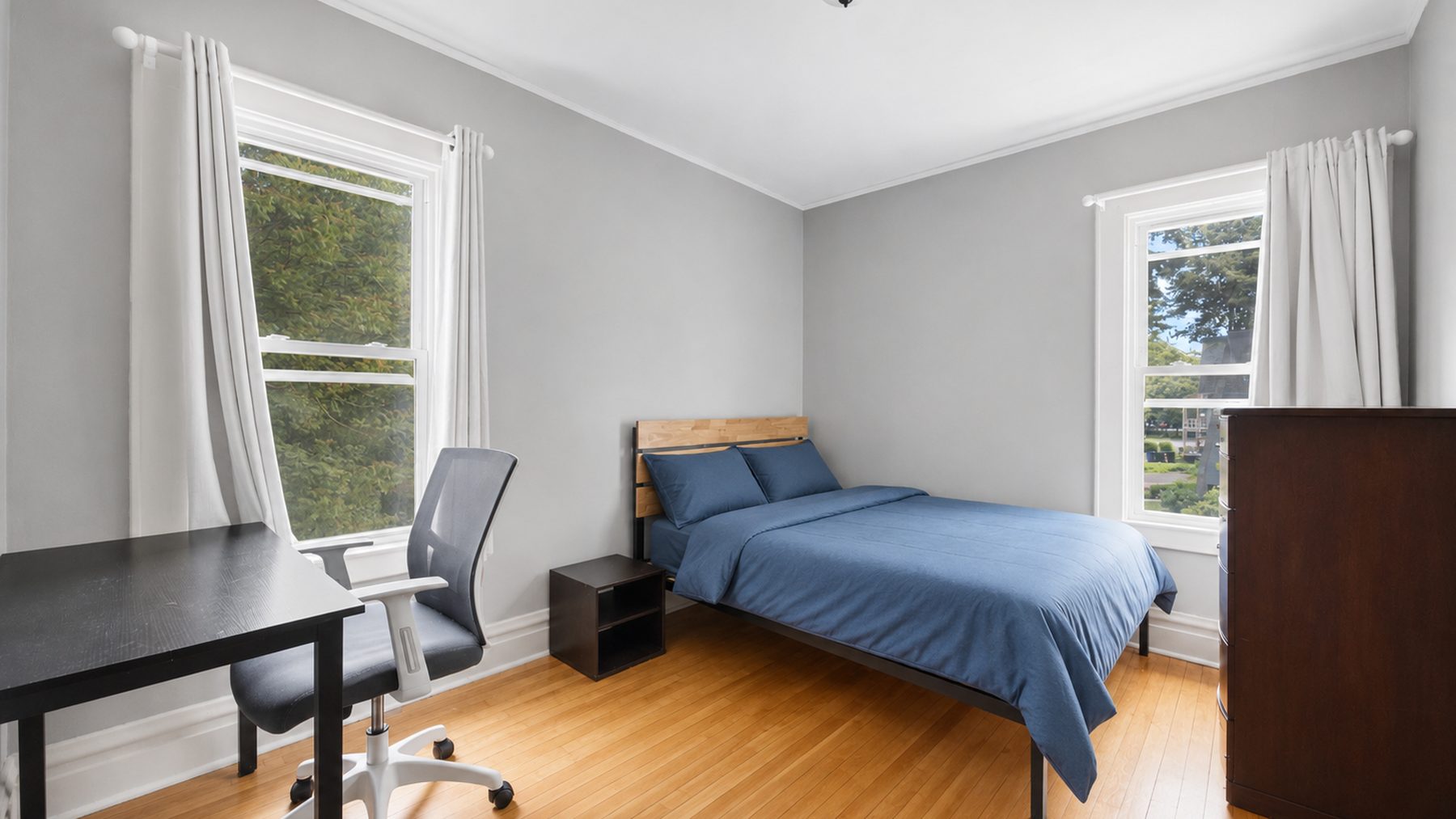 825 Ackerman Avenue - bedroom with desk