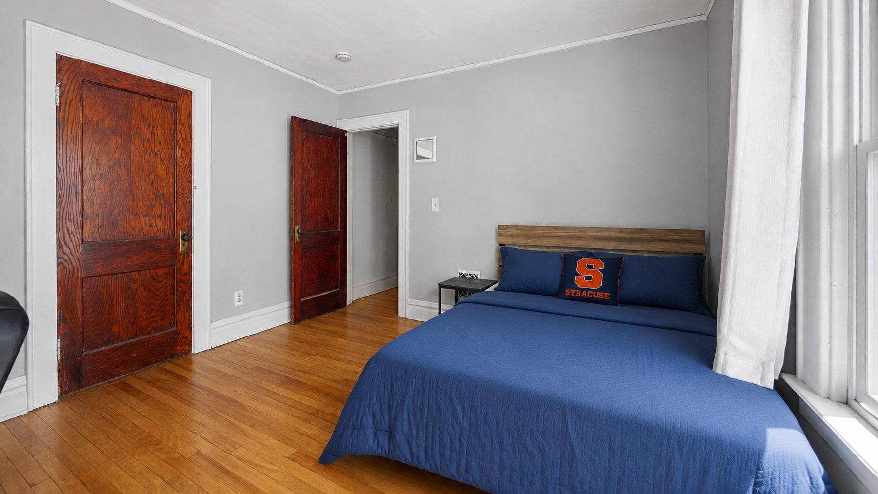 825 Ackerman Avenue - bedroom with hardwood floors