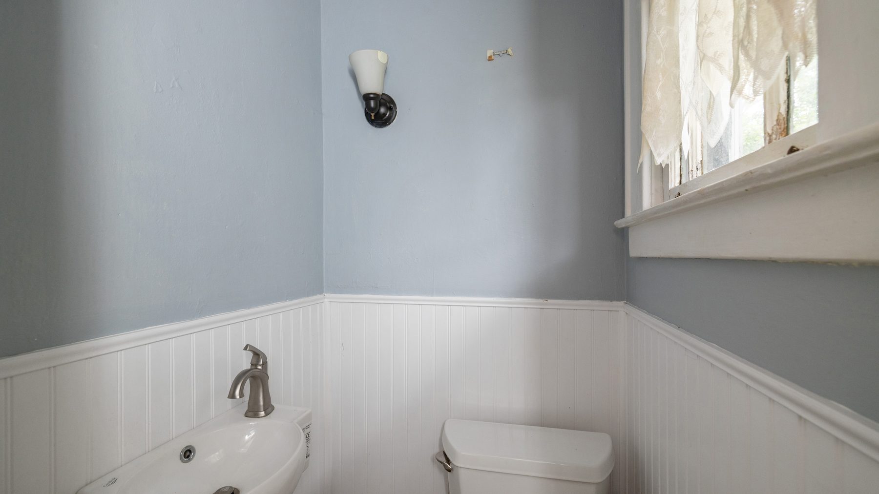 941 Comstock Avenue - half bath on the main floor