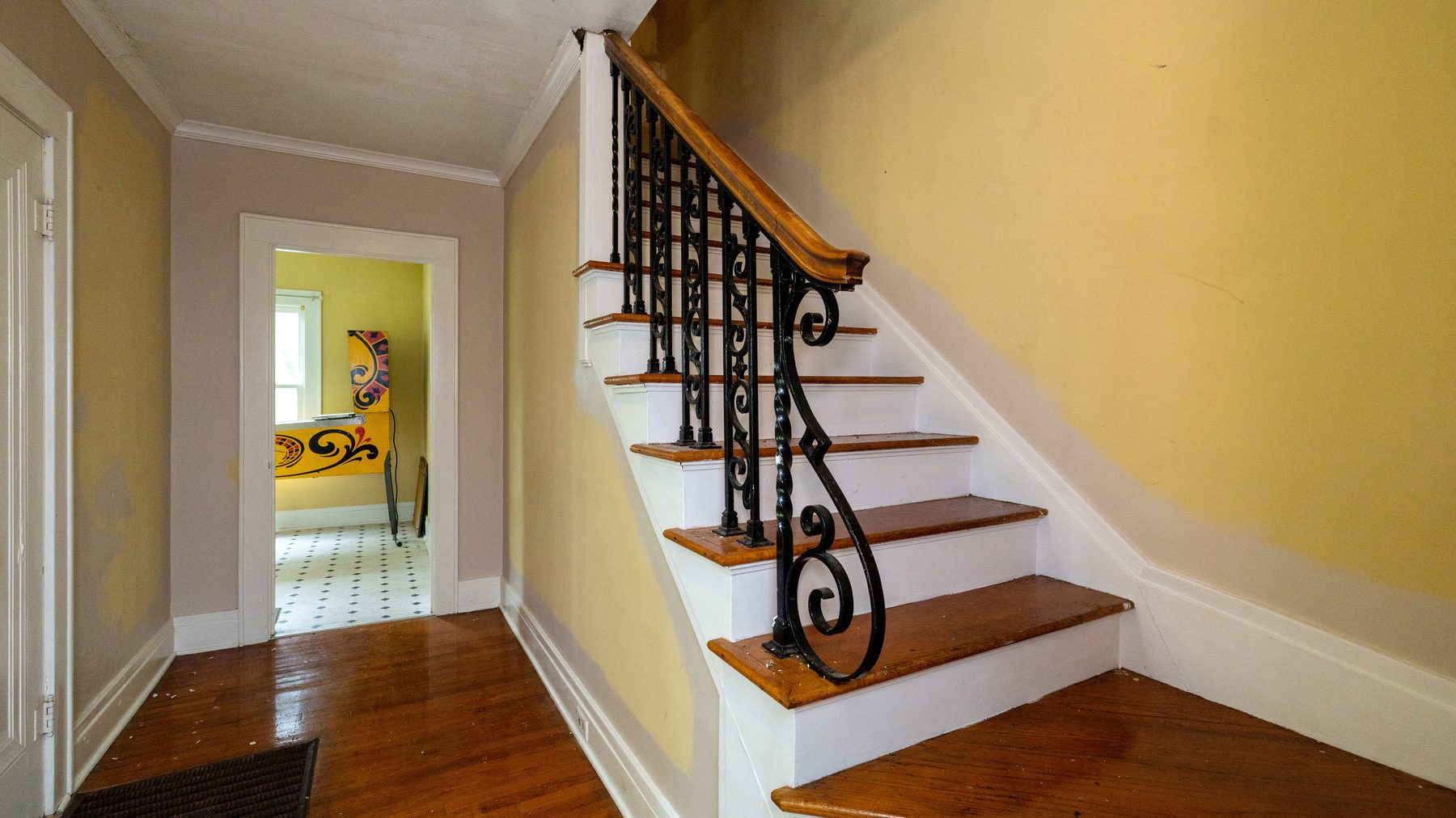 941 Comstock Avenue - staircase and entry hall