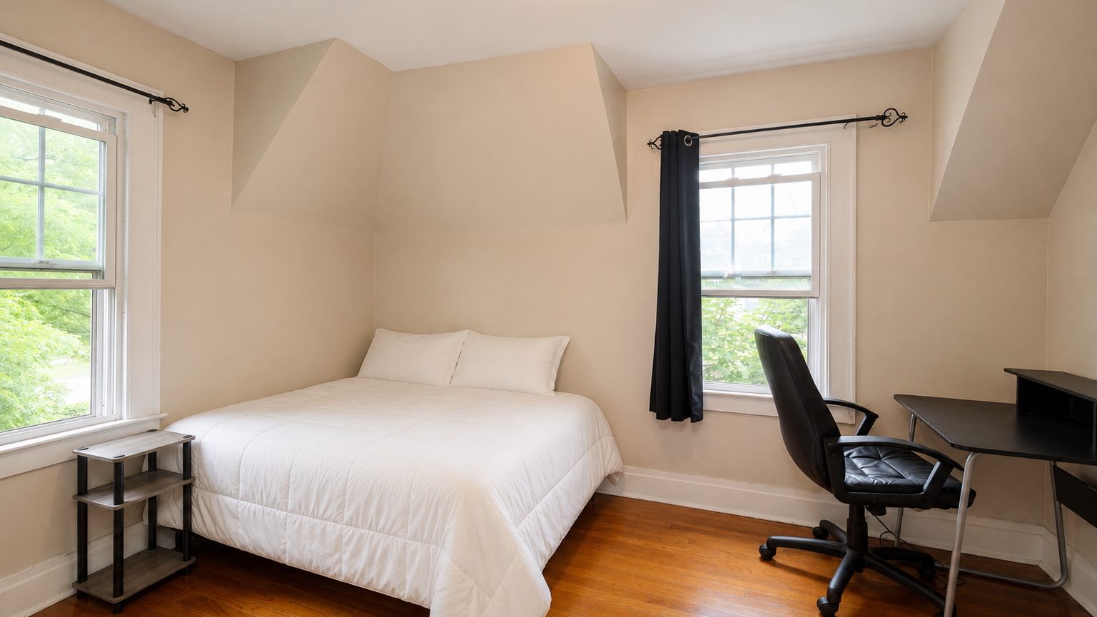 941 Comstock Avenue - bedroom with desk and work chair