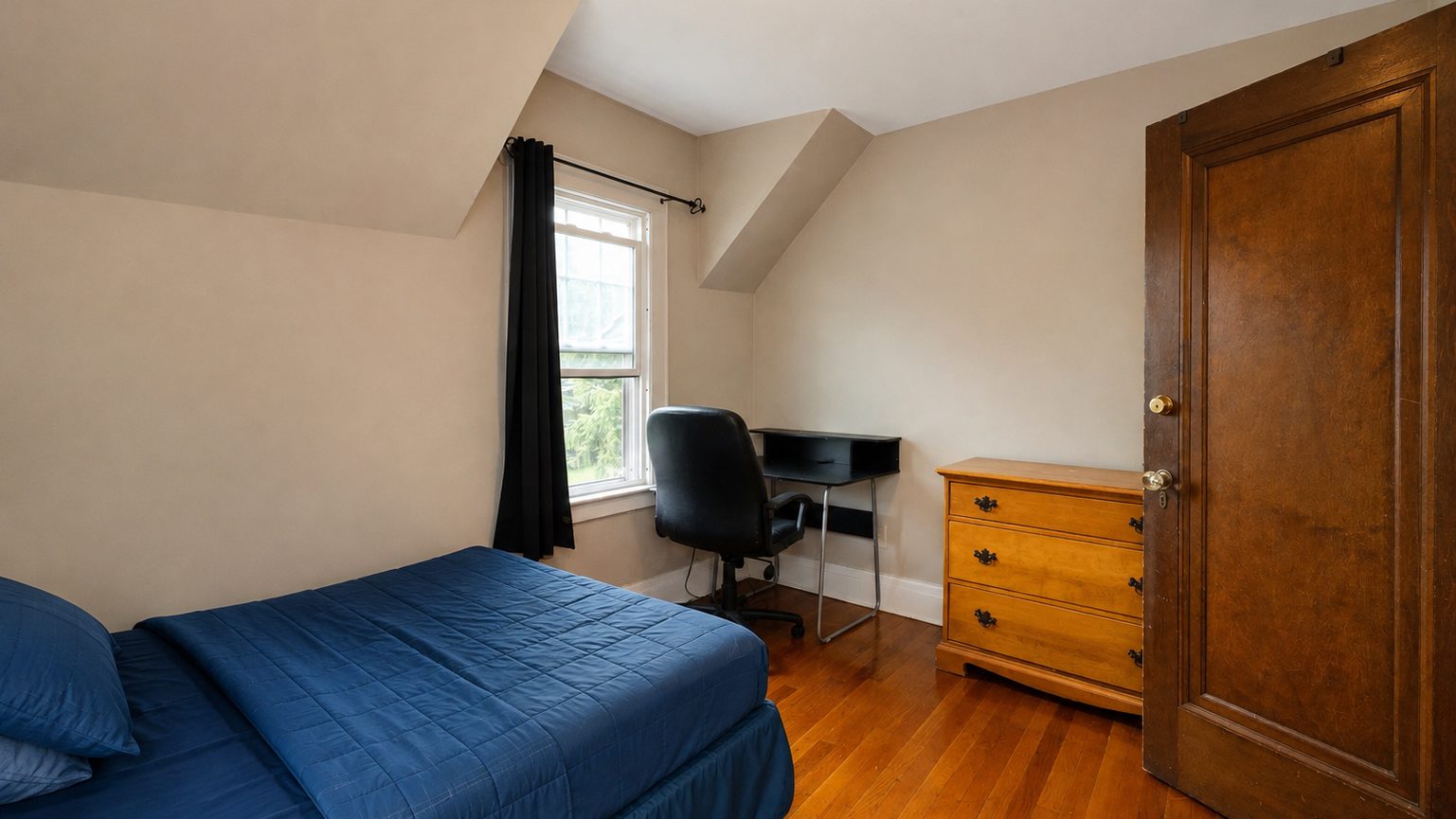 941 Comstock Avenue - bedroom with desk and dresser